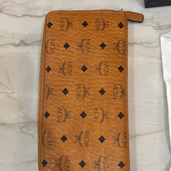 MCM Tan Visetos Zip Wallet - Picture 4 of 8